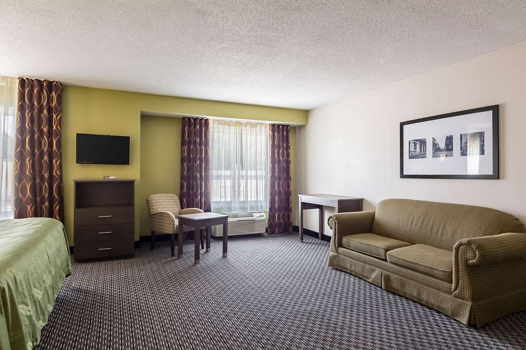 Quality Inn Warsaw near Rappahannock River - photo 9