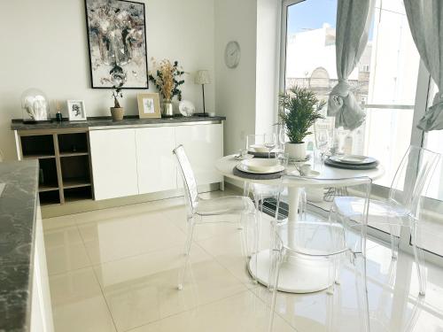 Balluta Bay Escape 200m Away — 4-Star Luxury Hotel in Sliema, Malta