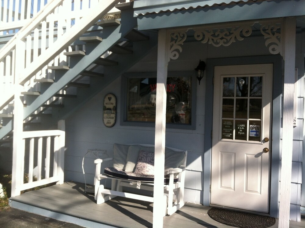 The Landmark Inn - photo 22