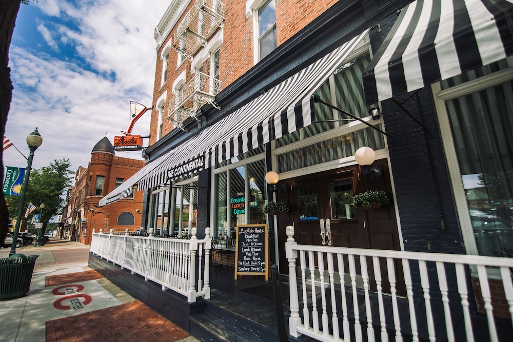 The Continental Hotel - carbon neutral hotel in Centerville