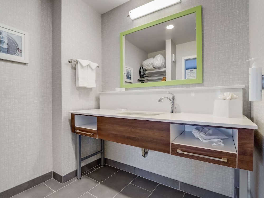 Hampton Inn and Suites by Hilton Cincinnati Midtown Rookwood - photo 43