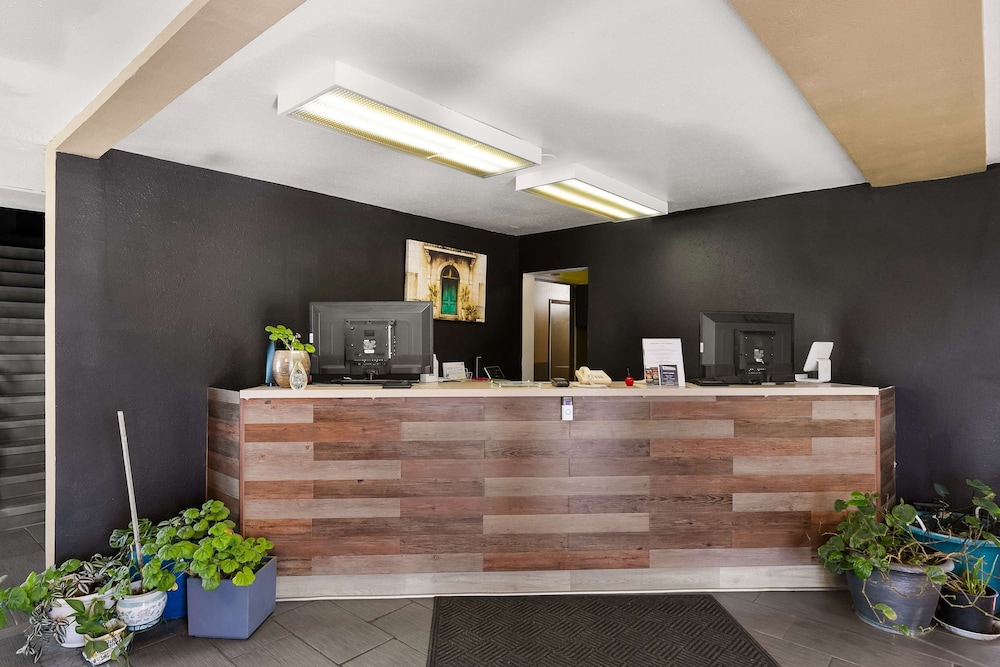 Americas Best Value Inn Lincoln Airport - photo 2