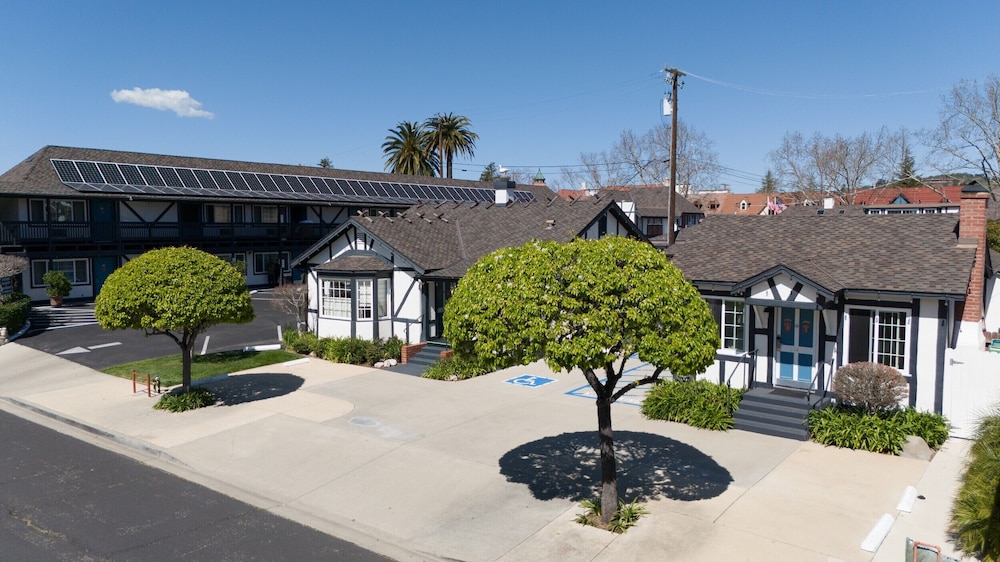 Solvang Inn and Cottages - photo 36