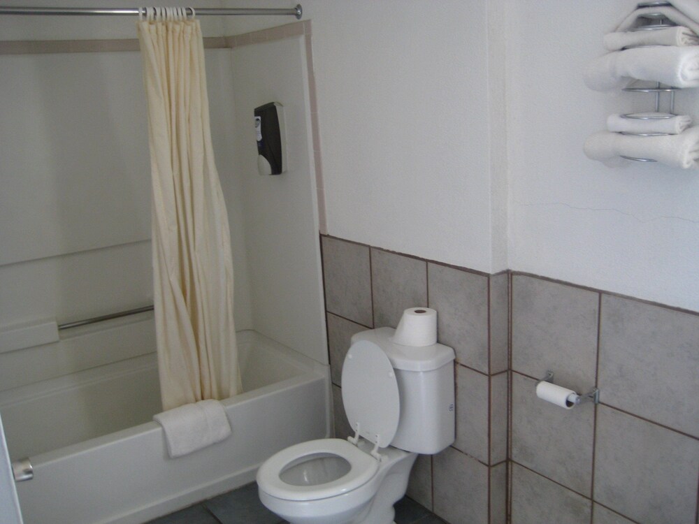 El Capitan Motel - photo 44