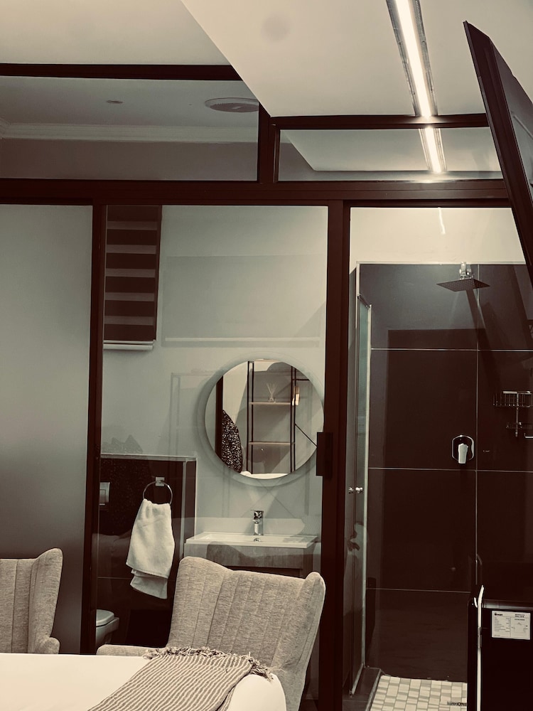 William Nicol Apartments by Monte La Vue — 5-Star Luxury Hotel in Johannesburg, South Africa