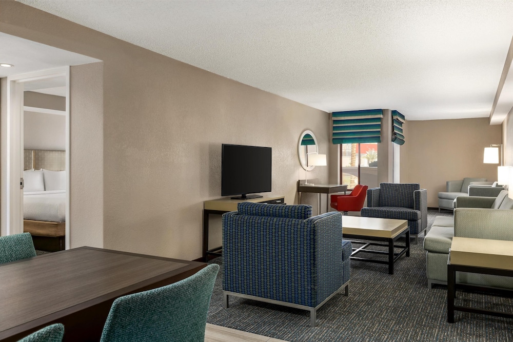 Hampton Inn Tropicana - photo 26