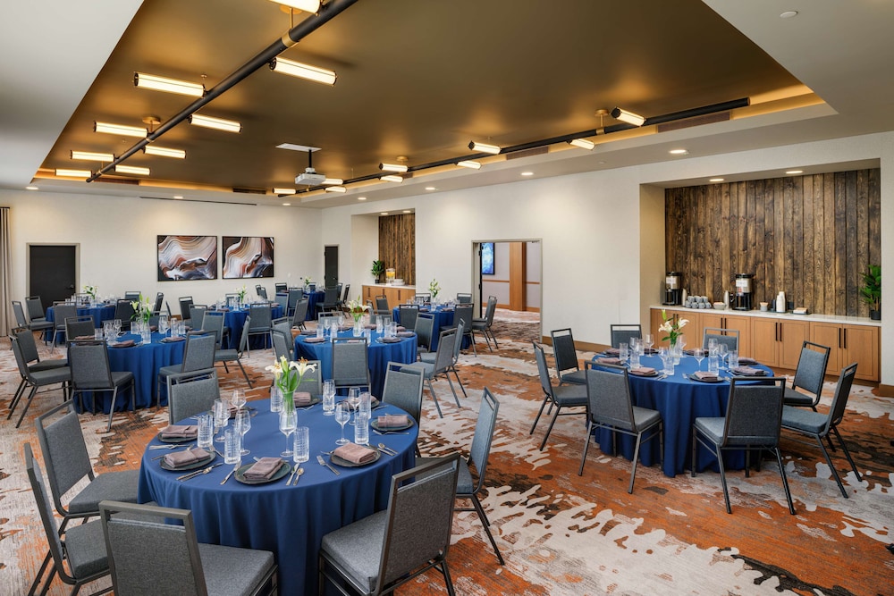 The Hoffmann Hotel Basalt Aspen Tapestry Collection by Hilton - photo 34