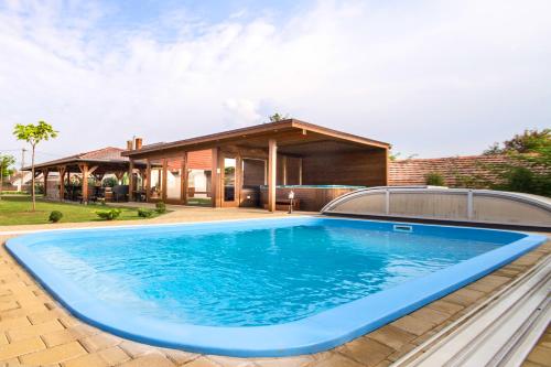 Virág Vendégház — 4-Star Luxury Hotel in Sarospatak, Hungary