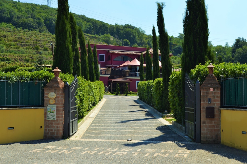 Agriturismo San Martino — 4-Star Luxury Hotel in Pozzuoli, Italy