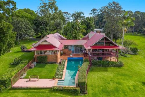 Toad Hall - carbon neutral hotel in Lennox Head