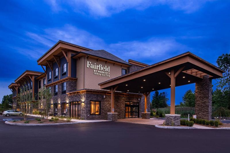 Fairfield Inn & Suites by Marriott Canton - carbon neutral hotel in Canton