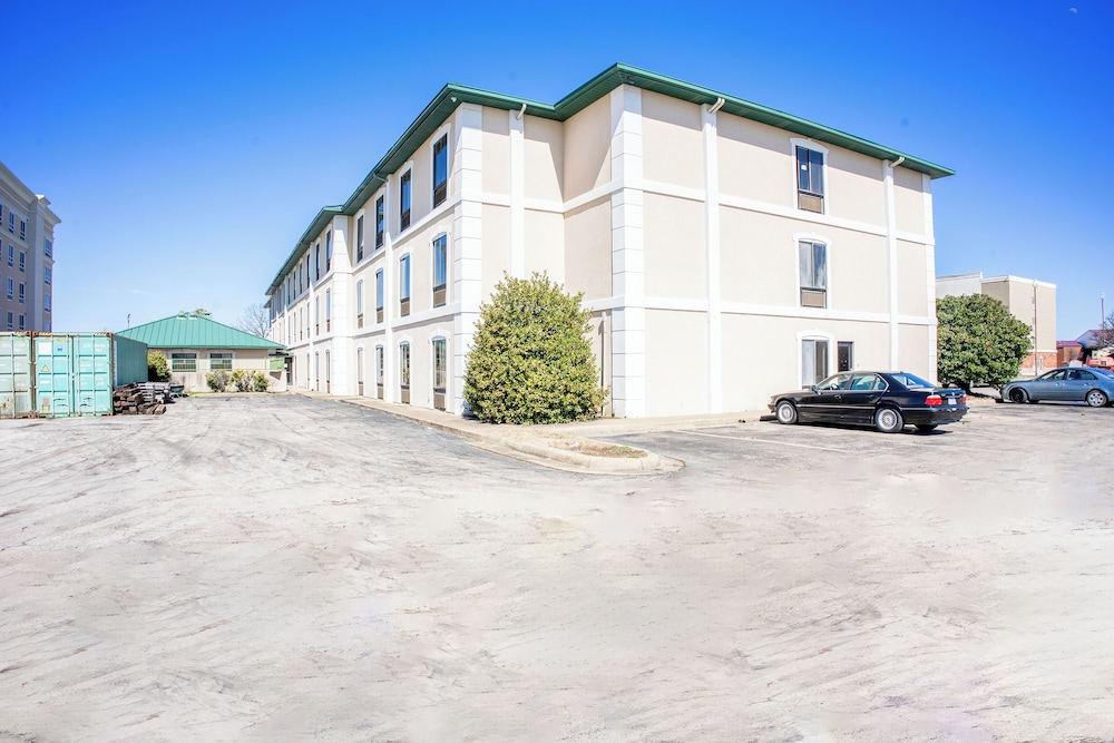 Ark Suites By Oyo Jonesboro I 555 - photo 85