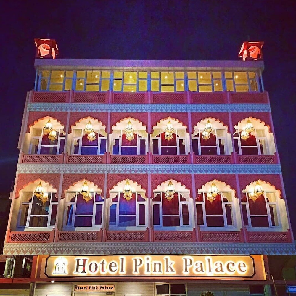 Hotel Pink Palace - last minute hotel in Jaipur