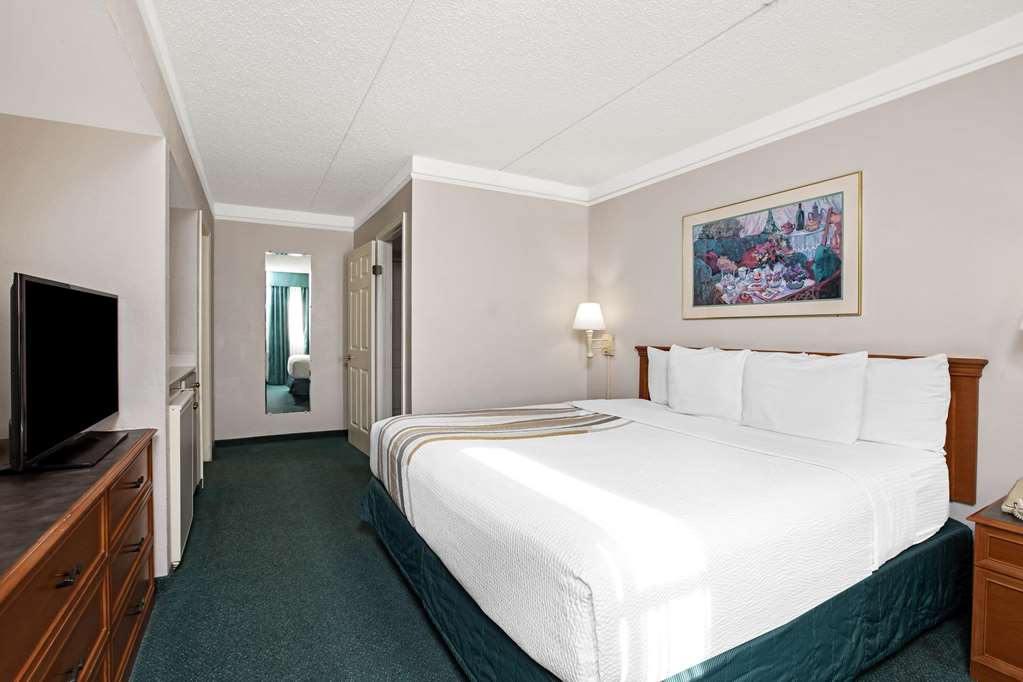 La Quinta Inn by Wyndham El Paso East Lomaland - photo 24