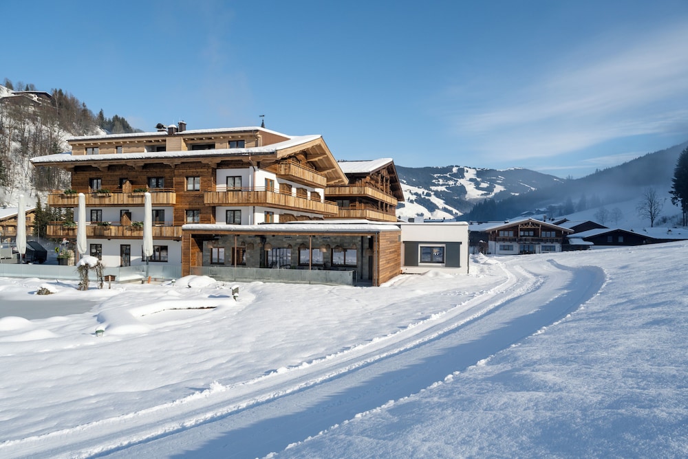 Ski & Bike Hotel Wiesenegg in Hinterglemm, Austria