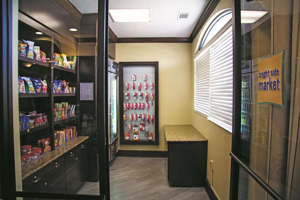 La Quinta Inn Suites Downtown Conference Center - photo 26