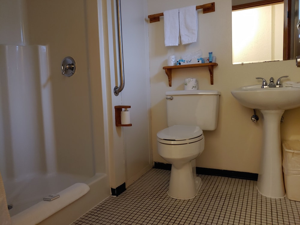 The Dublin House Motel - photo 39