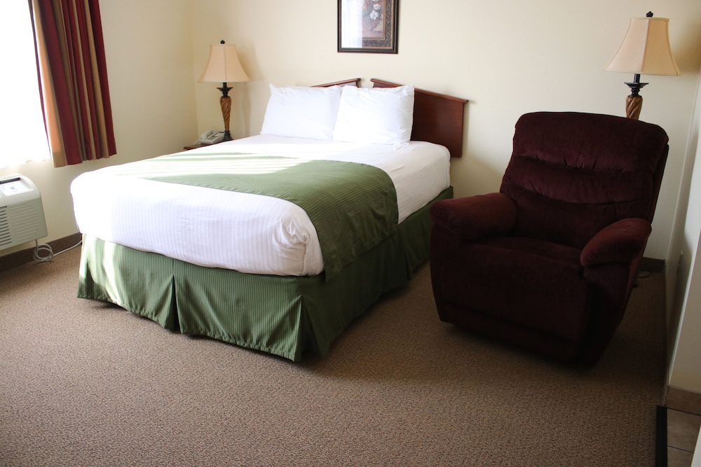 Edgewood Hotel & Suites - photo 6