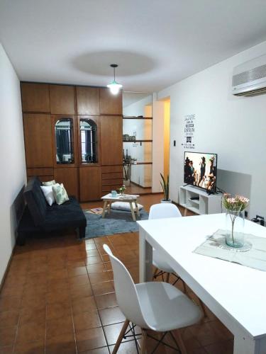 Departamento Céntrico Ciudad Mendoza Belgrano y Aristides con cochera — 4-Star Luxury Hotel in Mendoza, Argentina