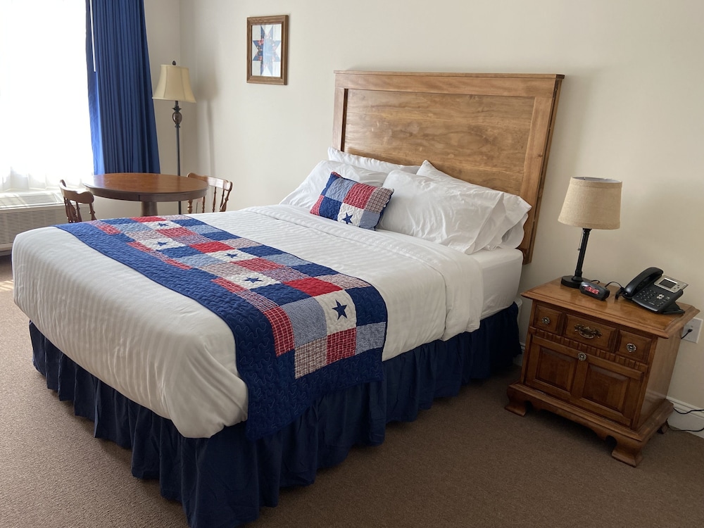 Country Inn of Hazlet - photo 5