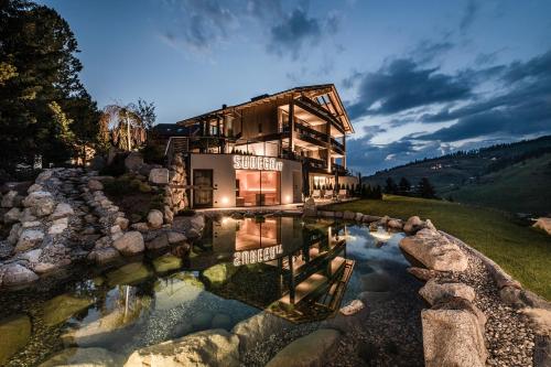 Surega Idyllic Farmhouse — 4-Star Luxury Hotel in San Cassiano, Italy