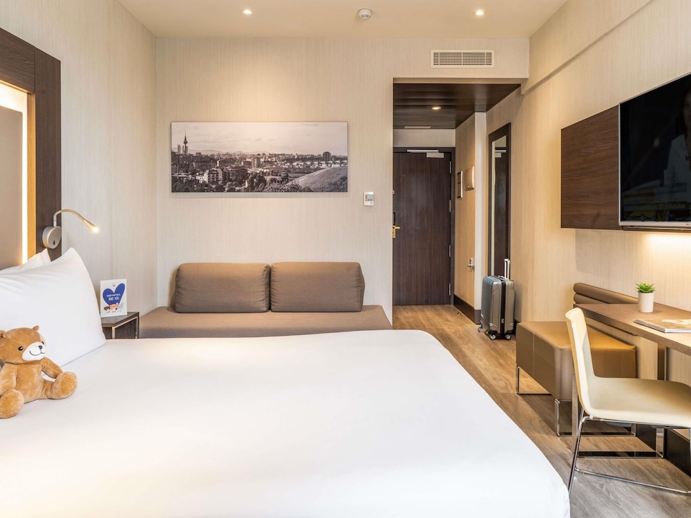 Novotel Madrid Center — 4-Star Luxury Hotel in Madrid, Spain