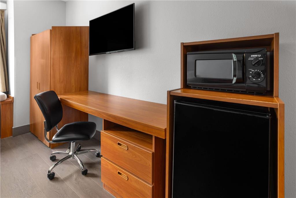 Microtel Inn by Wyndham Albany Airport - photo 14
