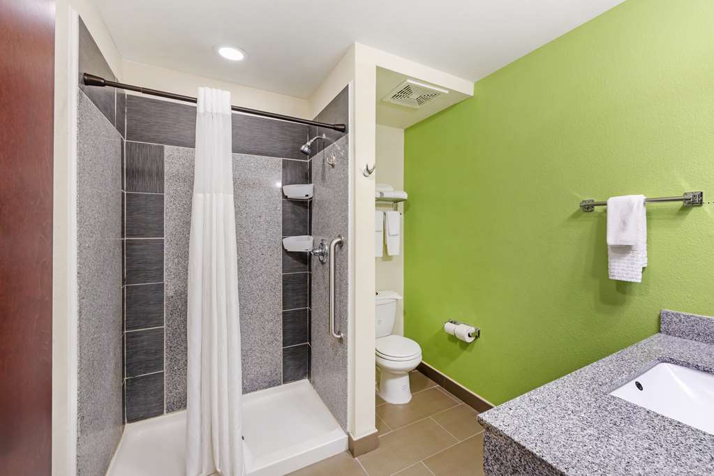 Best Western Plus Pratt - photo 36