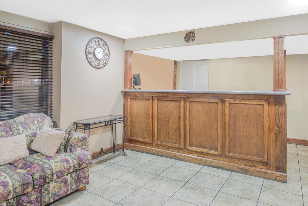 Days Inn Rolla - photo 2