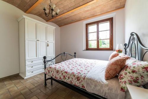 Il Mandorlo Nella Campagna di Certaldo — 4-Star Luxury Hotel in Certaldo, Italy
