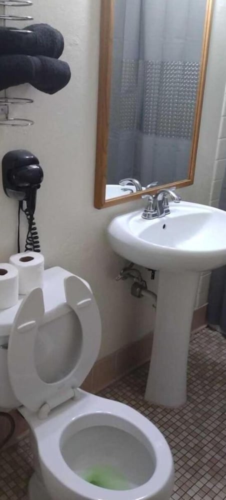 Marinette Inn - photo 15
