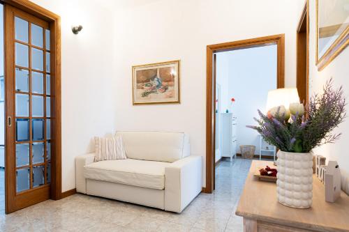 Godi Fiorenza Suite Duomo a 15 Minuti e Aeroporto a 4 Minuti con Tramvia T2 — 4-Star Luxury Hotel in Florence, Italy