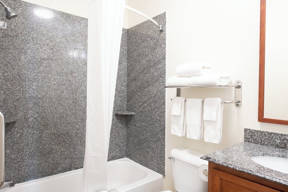 Candlewood Suites New Iberia by IHG - photo 35