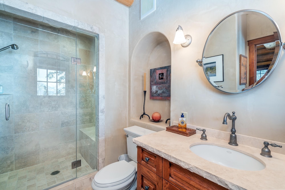Hilltop Hideaway Expansive Views From This Private Estate Hot Tub Pool Table - photo 3