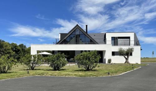 LesTransatsMarines Villa Ti Bras proche Bénodet superbe maison familiale — 4-Star Luxury Hotel in Benodet, France