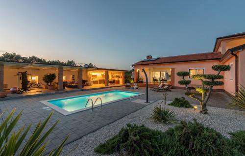Villa St. Anna in Radetići Haus für 8 Personen — 4-Star Luxury Hotel in Tinjan, Croatia