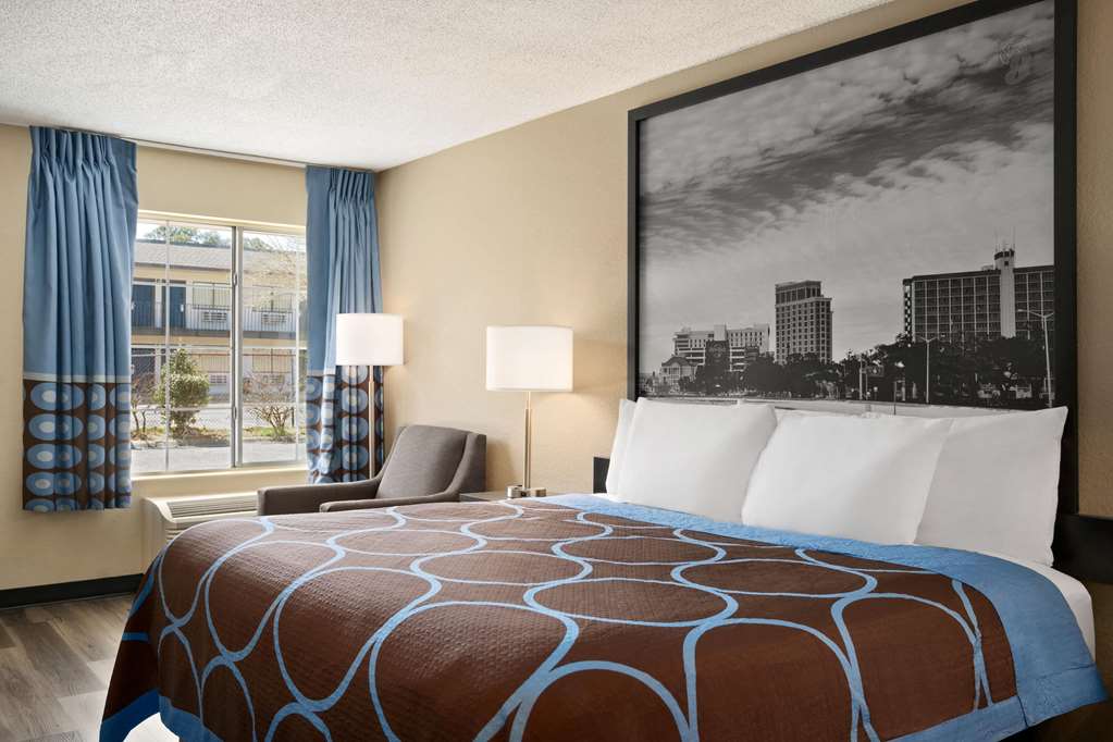 Super 8 by Wyndham Gulfport Airport NW Near Biloxi - photo 23