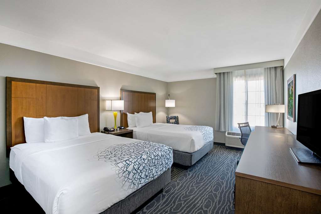 La Quinta Inn & Suites by Wyndham Manteca Ripon - photo 12