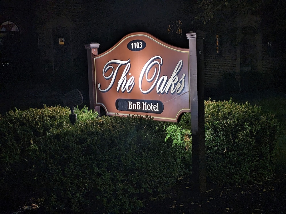 The Oaks B&B Hotel and Spiritual Center - photo 62