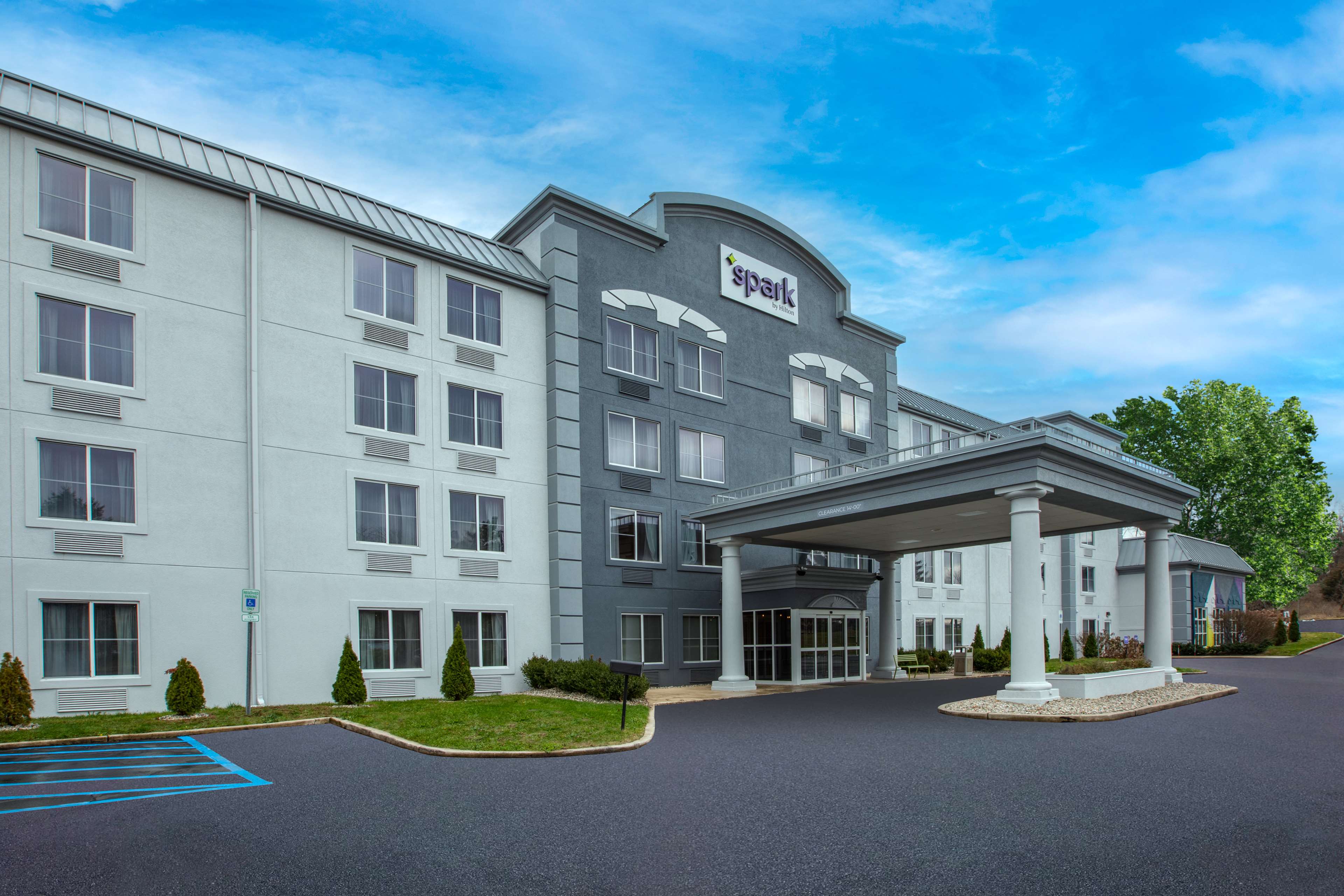 Spark by Hilton Walker Grand Rapids North — hotel in Walker