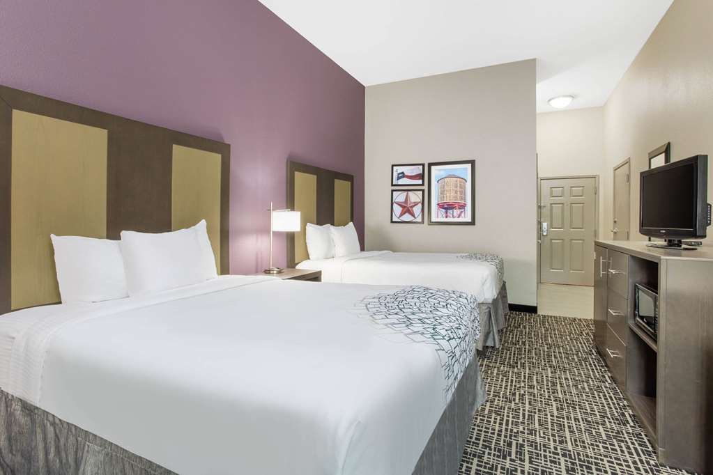 La Quinta Inn & Suites by Wyndham Hillsboro - photo 13