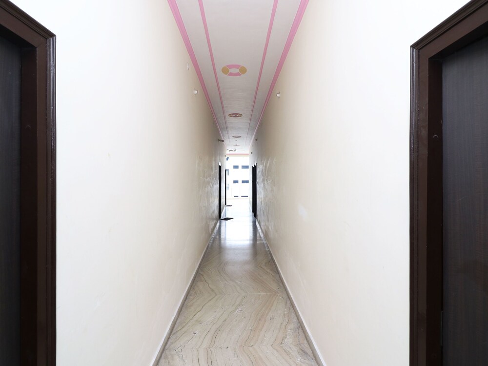 OYO 14161 Hotel Sachin — hotel near Pantnagar Airport