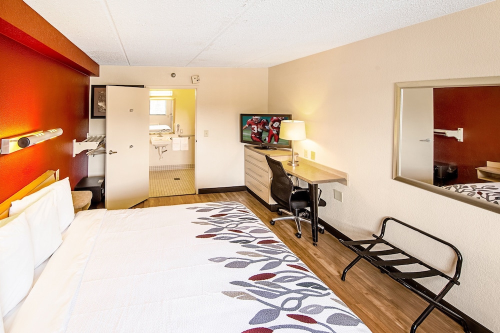 Red Roof Inn Albany Airport - photo 11