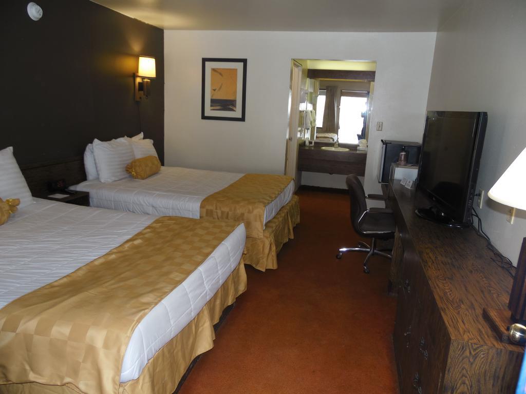 Hudson Inn Milford - photo 18
