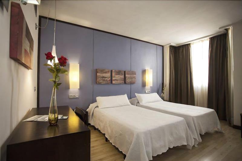 Hotel Puerta de Ocaña — hotel in Ocana