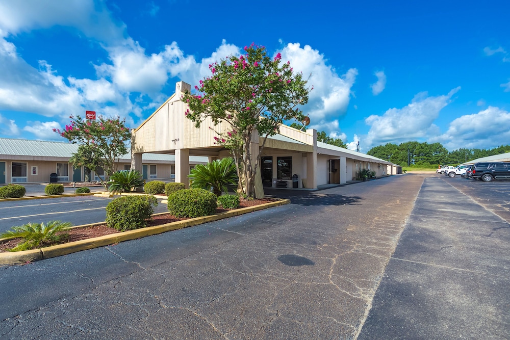 Rodeway Inn & Suites Brookhaven MS - photo 31