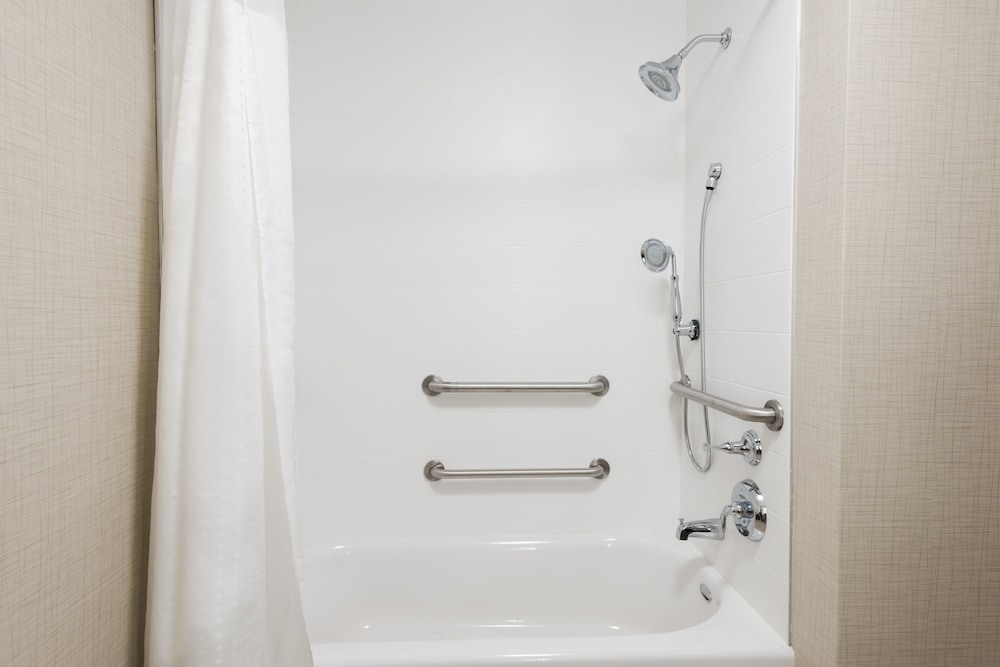 Holiday Inn Express & Suites Columbus Airport East by IHG - photo 28