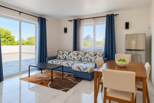 Gracious Haven Fully Equipped Rooftop with private terrace house in Saint Pierre Moka — 4-Star Luxury Hotel in Moka, Mauritius