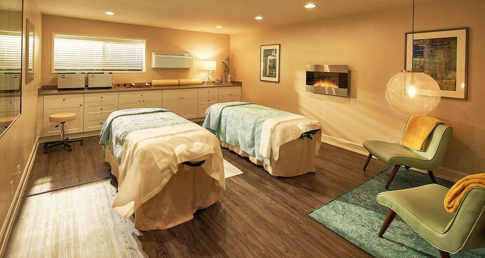 Ashland Hills Hotel & Suites - photo 48