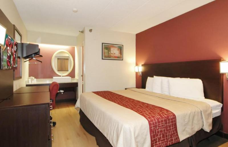 Red Roof Inn PLUS Chicago Hoffman Estates - photo 19